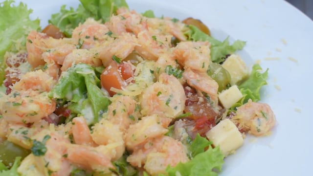A cocinar: Ensalada de camarón al ajillo